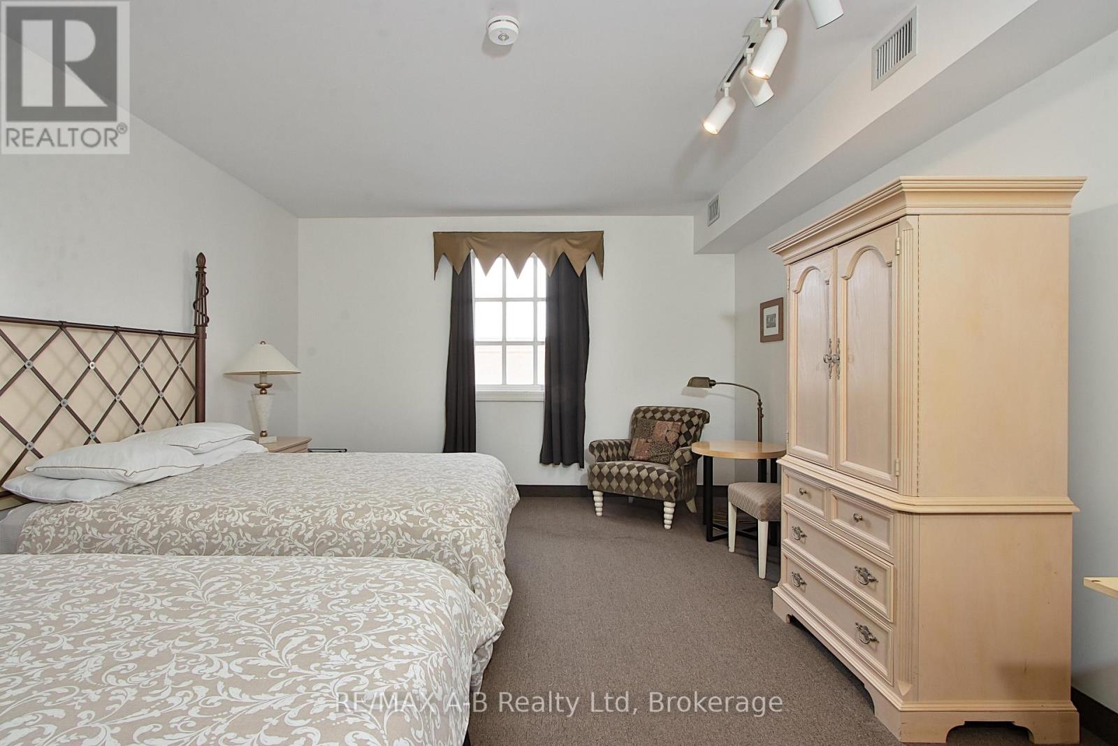 38 Albert Street, Stratford, Ontario  N5A 3K3 - Photo 8 - X11938977