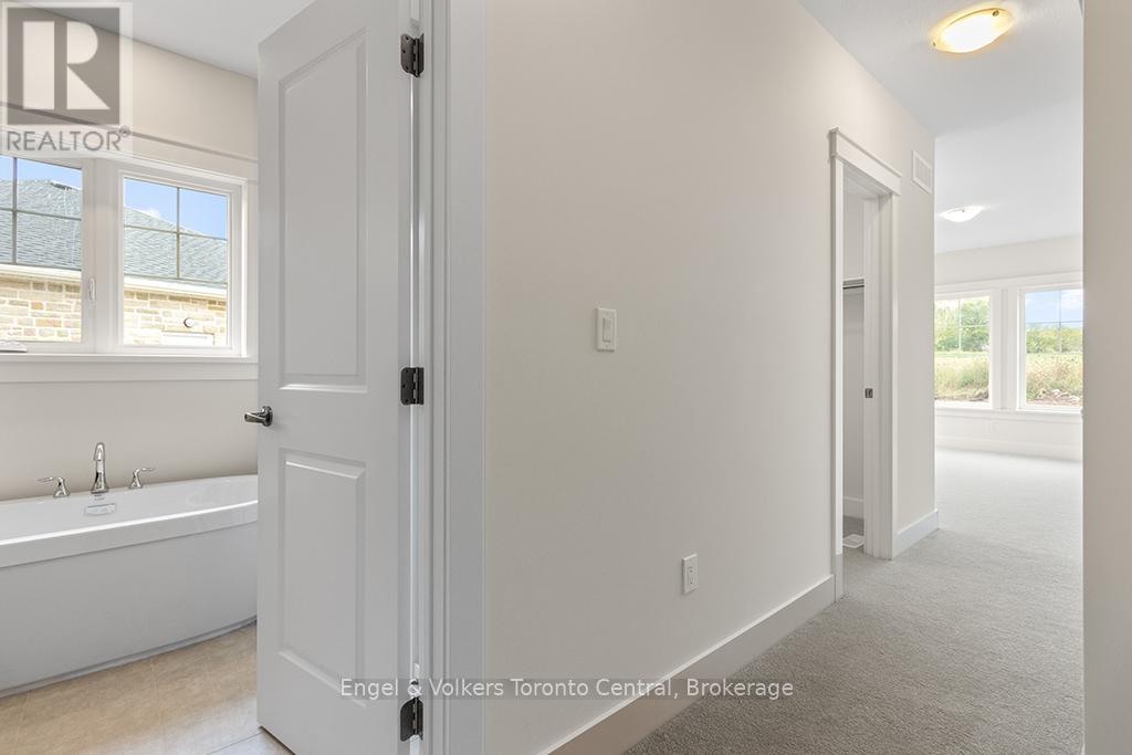 260 Snowberry Lane, Georgian Bluffs, Ontario  N0H 1S0 - Photo 11 - X11939068