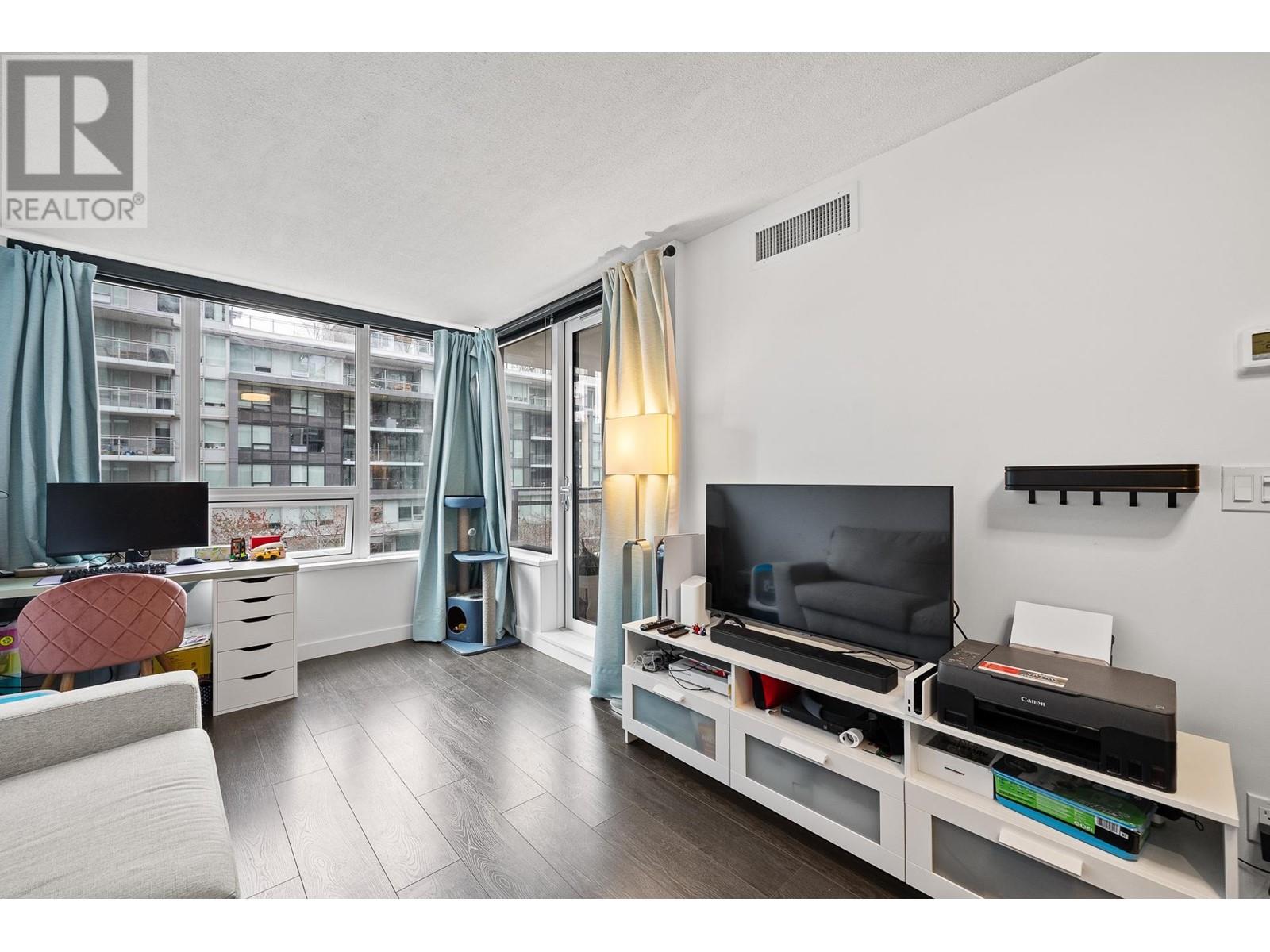 Listing Picture 12 of 15 : 616 3233 KETCHESON ROAD, Richmond / 烈治文 - 魯藝地產 Yvonne Lu Group - MLS Medallion Club Member