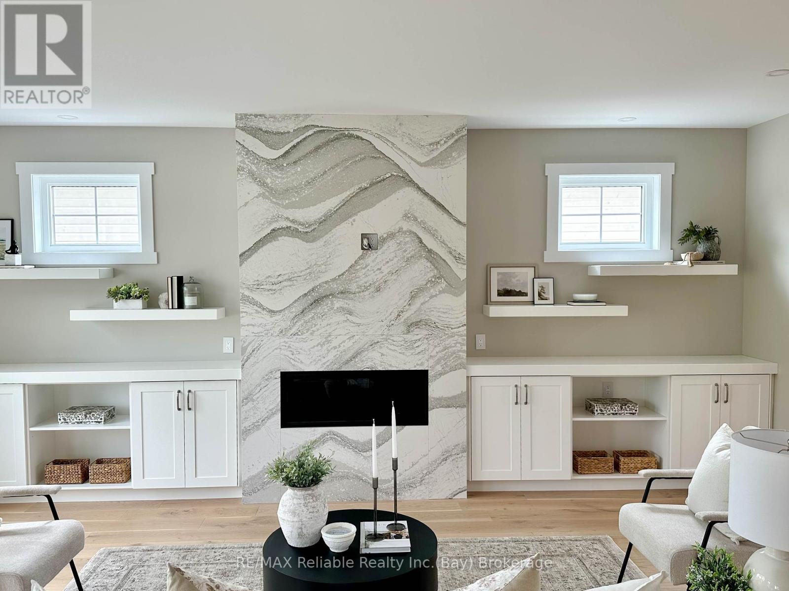 Photo 24 of 48 for 8 Thimbleweed Drive