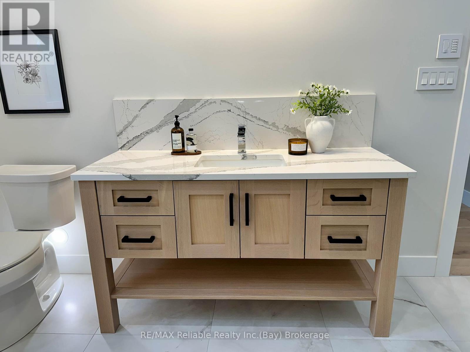 Photo 28 of 48 for 8 Thimbleweed Drive