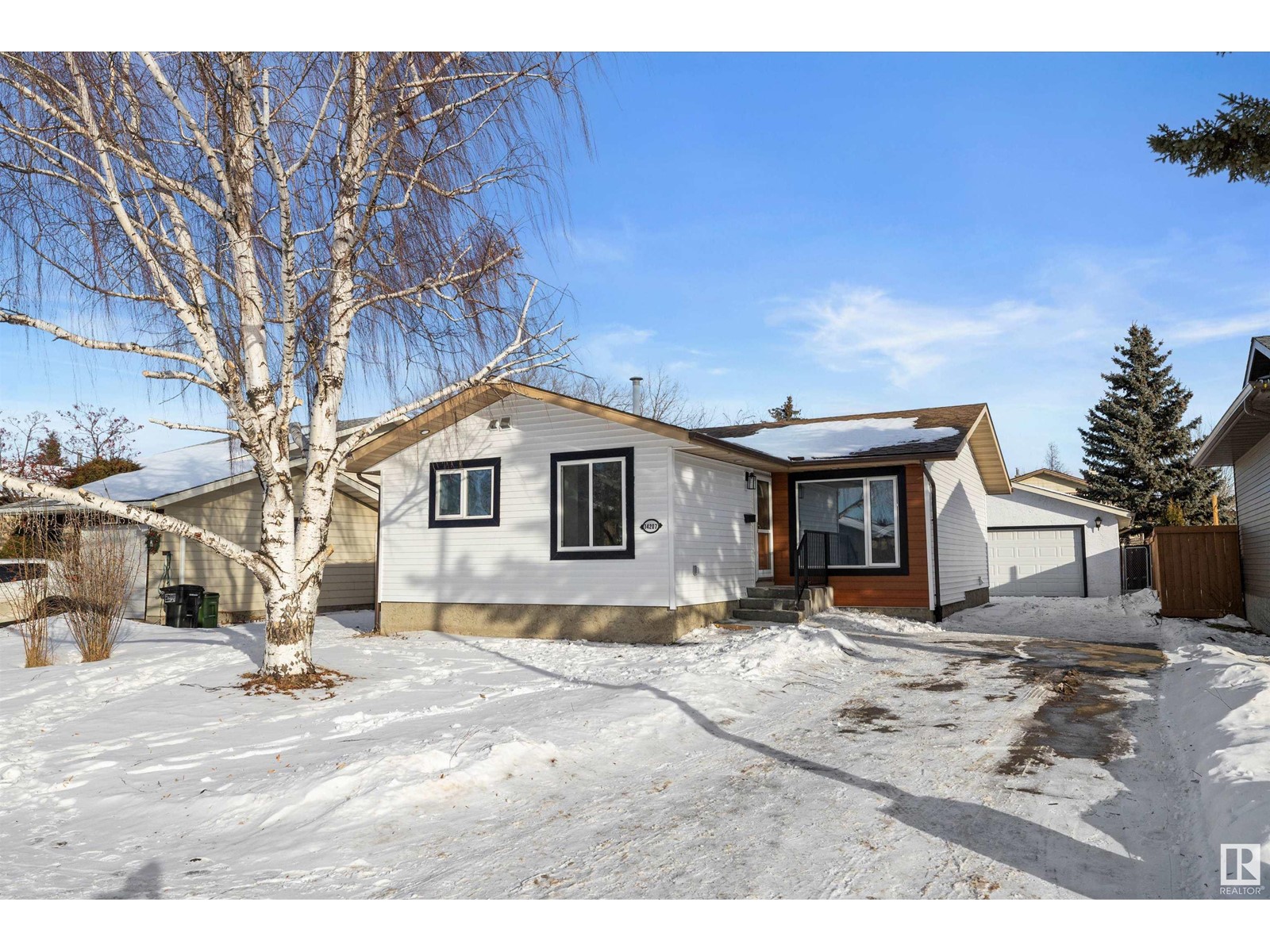 14207 34 St Nw, Edmonton, Alberta  T5Y 1H5 - Photo 2 - E4419102