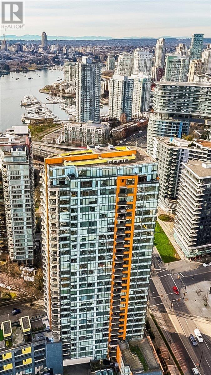 1605 33 SMITHE STREET, vancouver, British Columbia