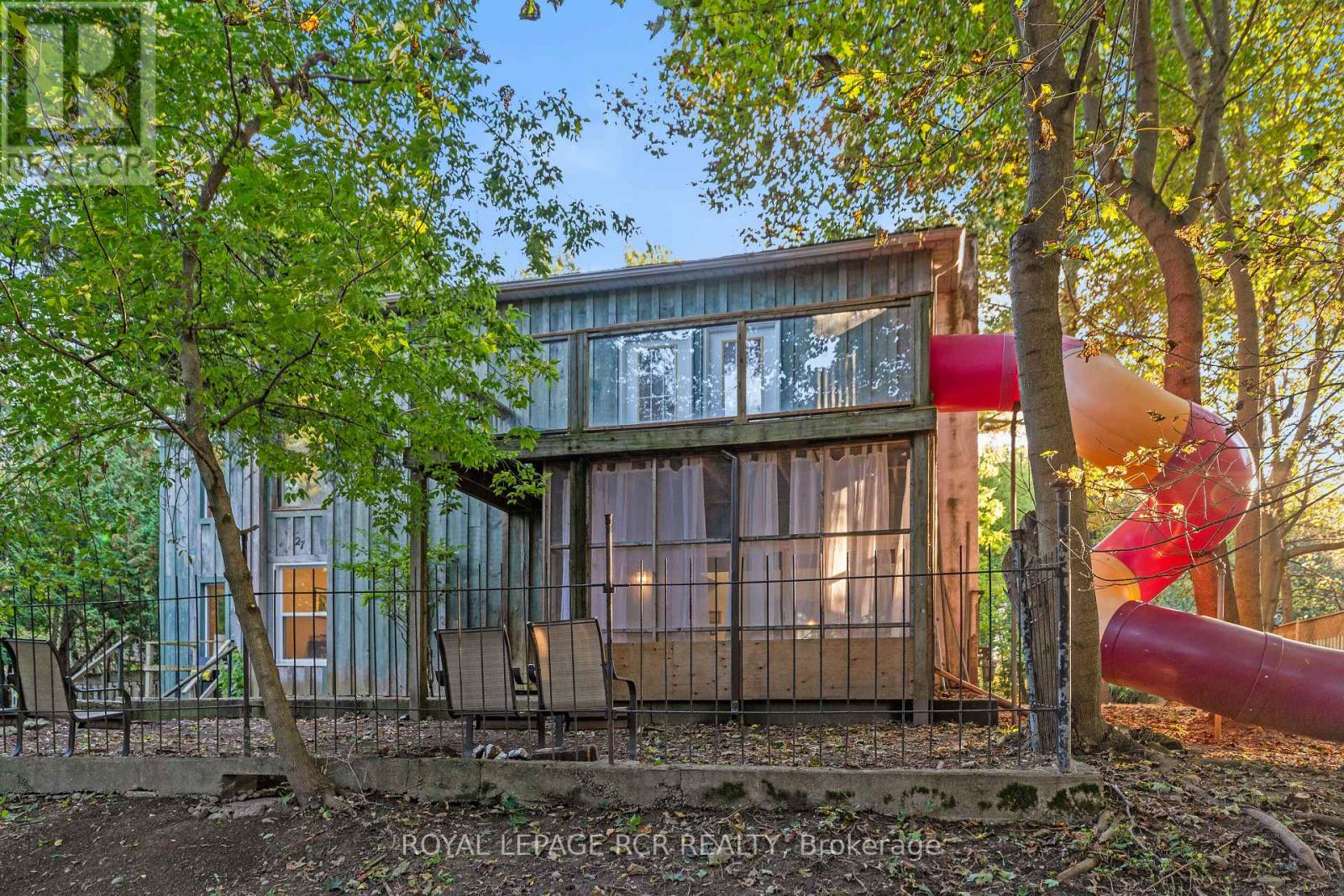 Property at 27 JOHN STREET N image 3
