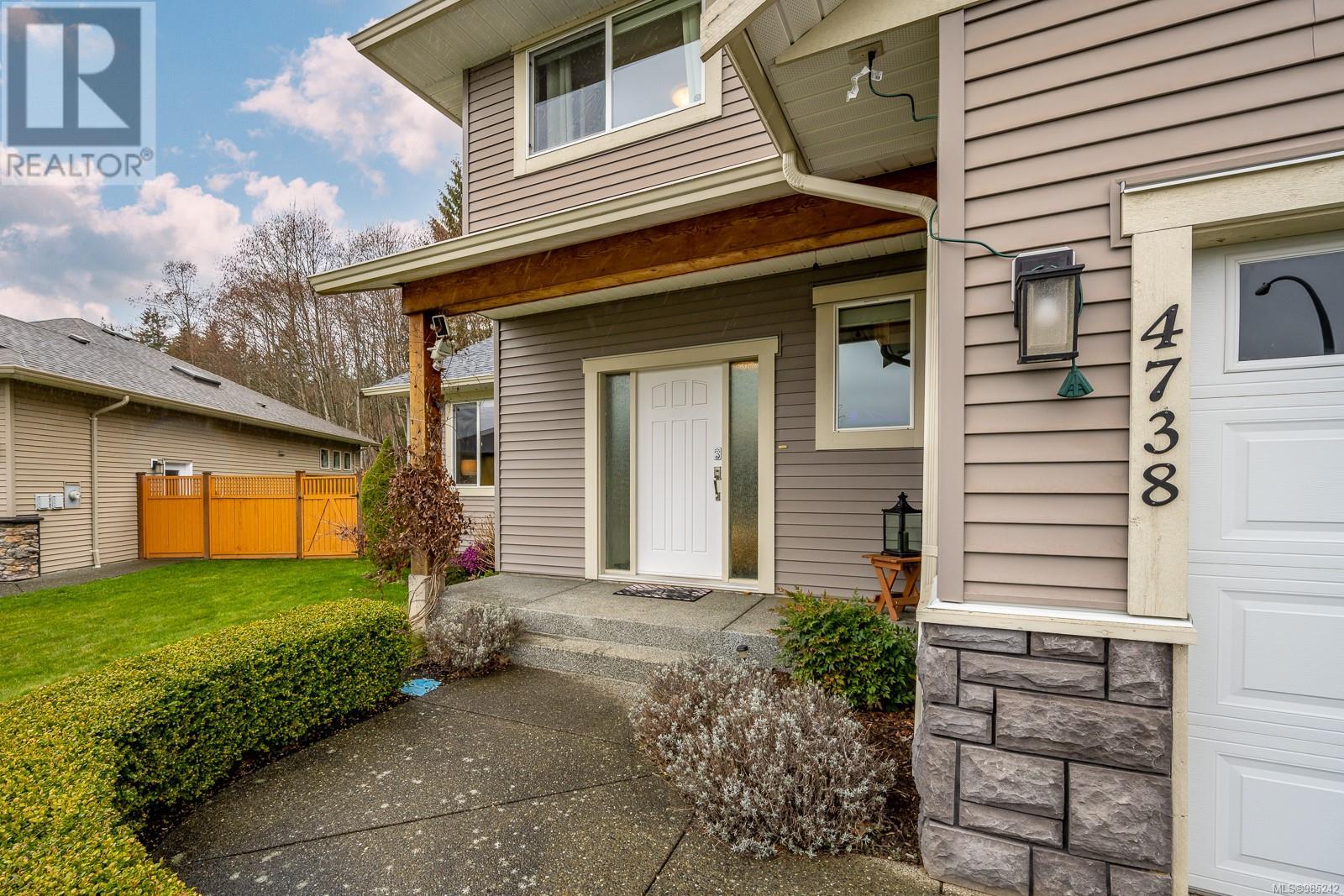 Property at 4738 Cruickshank Pl image 3