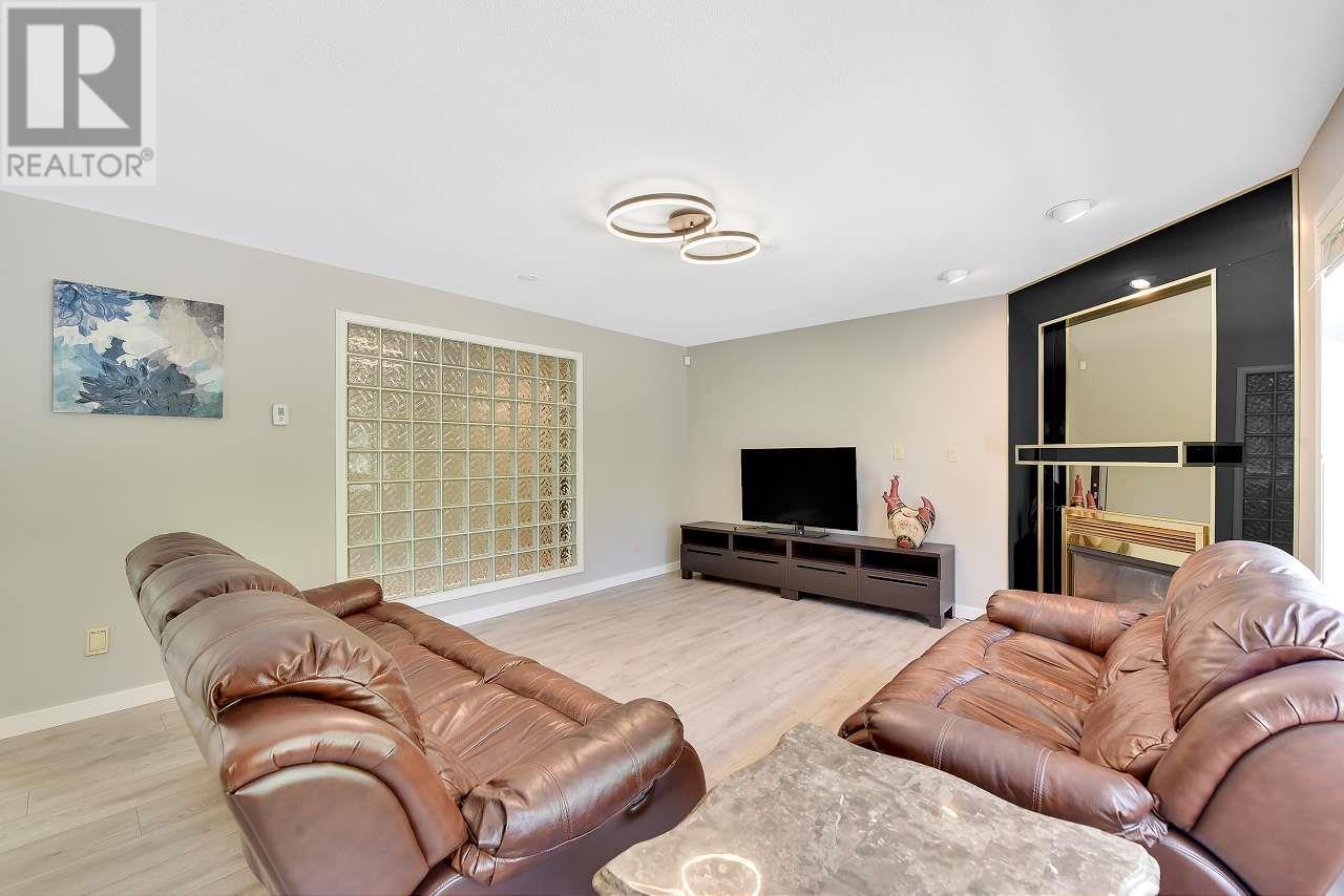 Listing Picture 22 of 40 : 5600 CORNWALL DRIVE, Richmond / 烈治文 - 魯藝地產 Yvonne Lu Group - MLS Medallion Club Member