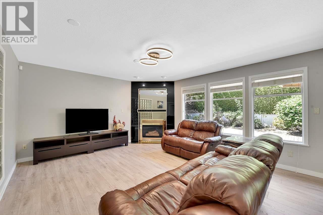 Listing Picture 23 of 40 : 5600 CORNWALL DRIVE, Richmond / 烈治文 - 魯藝地產 Yvonne Lu Group - MLS Medallion Club Member