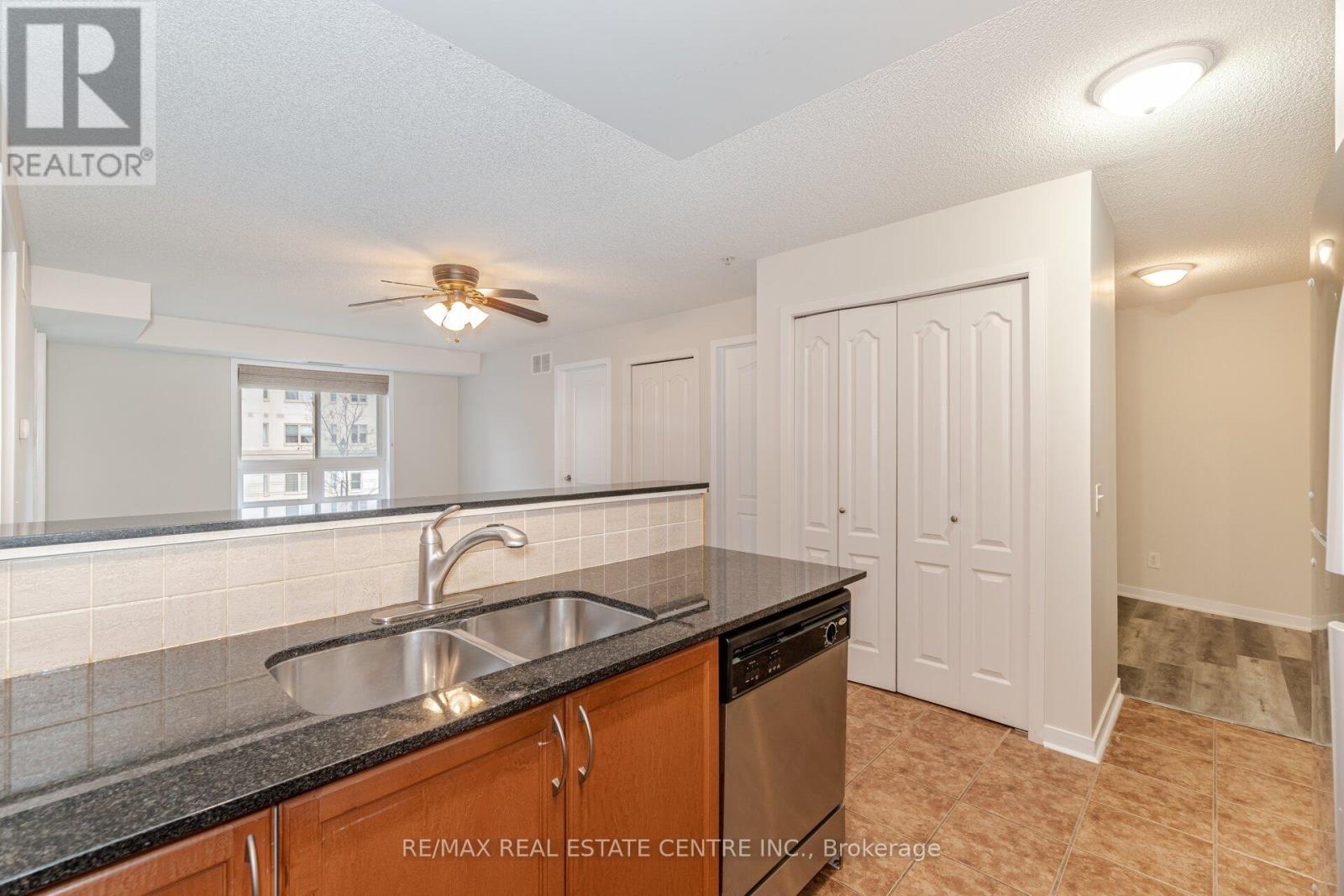 1221 - 8 Dayspring Circle S, Brampton, Ontario  L6P 2Z5 - Photo 11 - W11939612