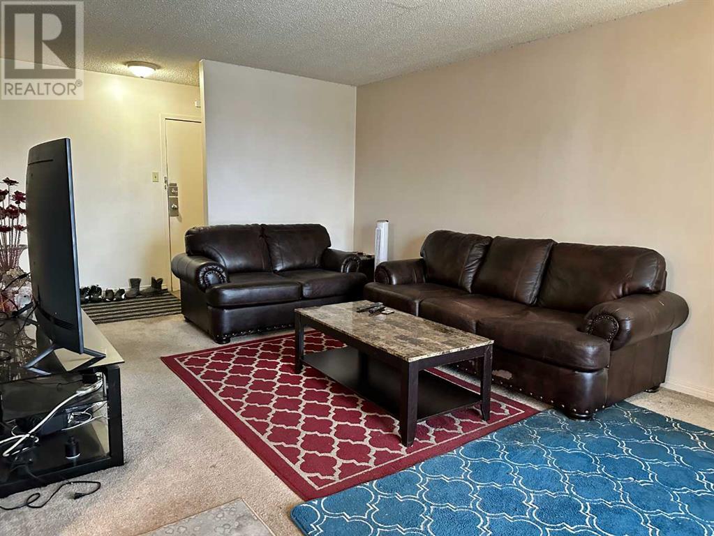 Property at 206, 11 Clearwater Crescent image 2