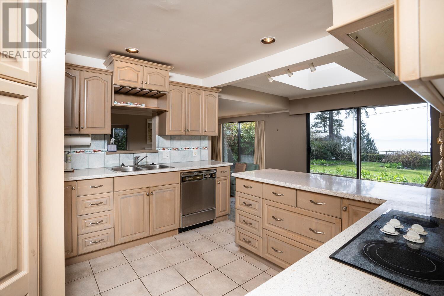 51 English Bluff Road, Delta, British Columbia  V4M 2M4 - Photo 13 - R2866232