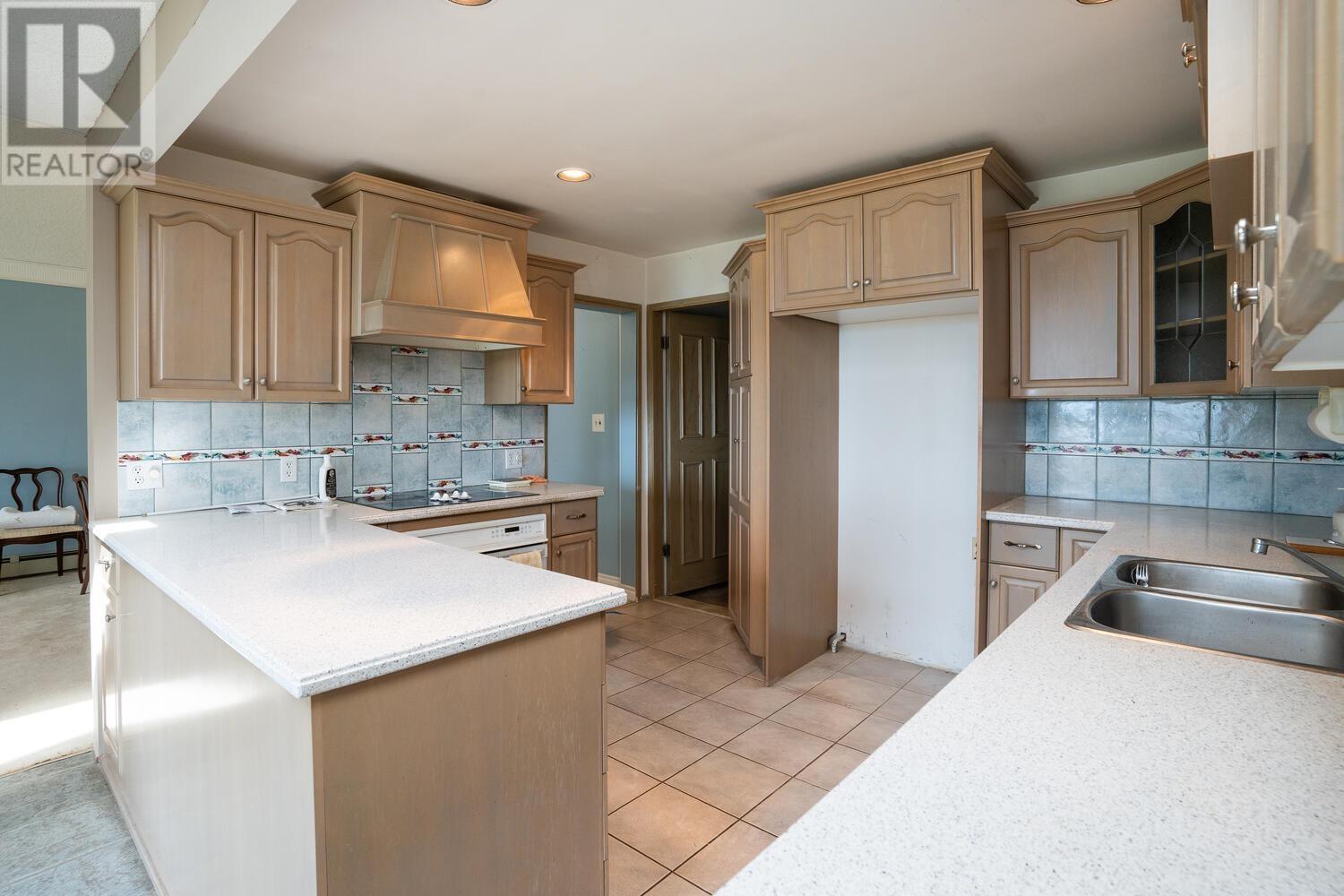 51 English Bluff Road, Delta, British Columbia  V4M 2M4 - Photo 12 - R2866232
