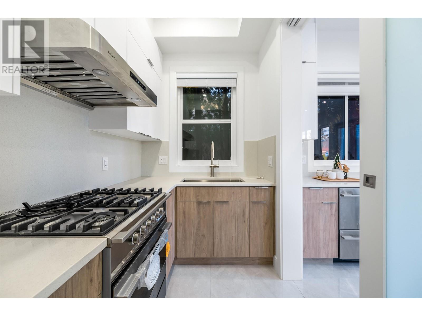9399 Mccutcheon Place, Richmond, British Columbia  V7A 4Z2 - Photo 8 - R2957712