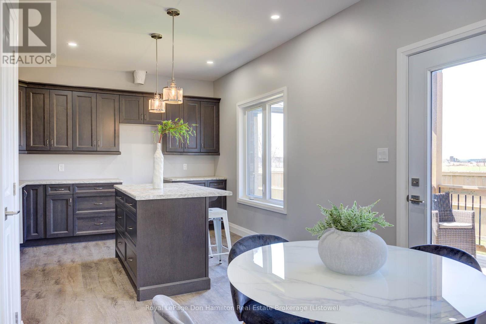 272 Queen Street S, North Perth, Ontario  N0G 1B0 - Photo 10 - X11822988