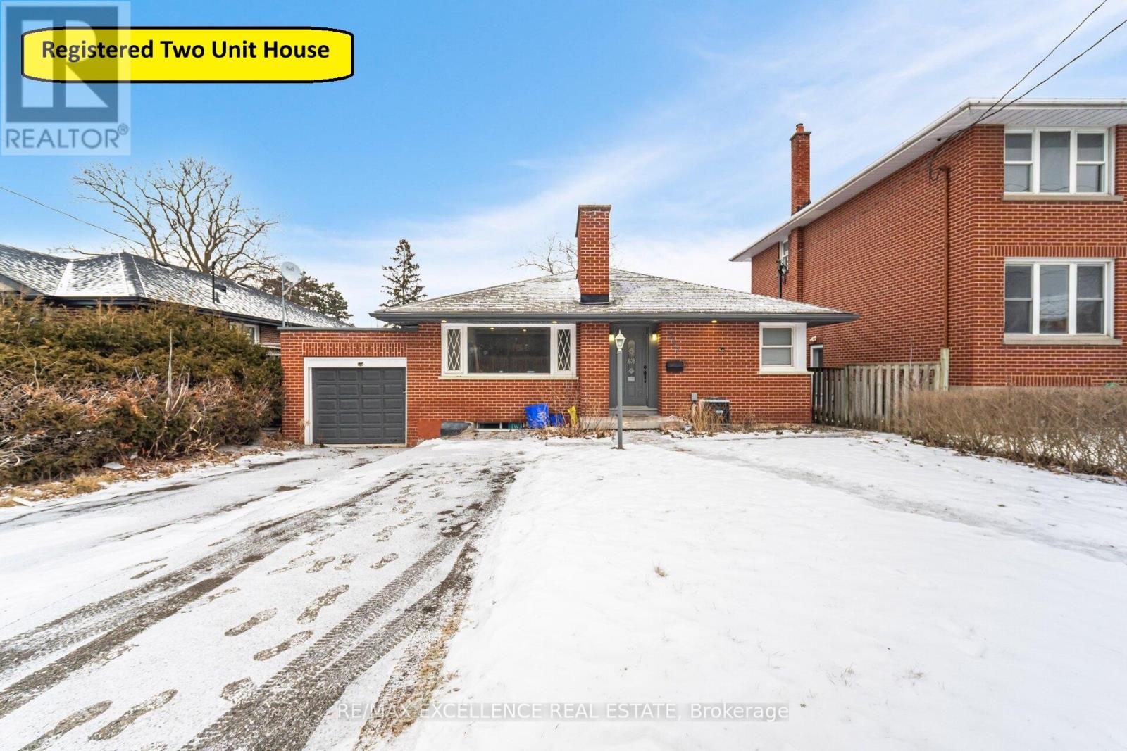 Property at 387 MARY STREET N image 1