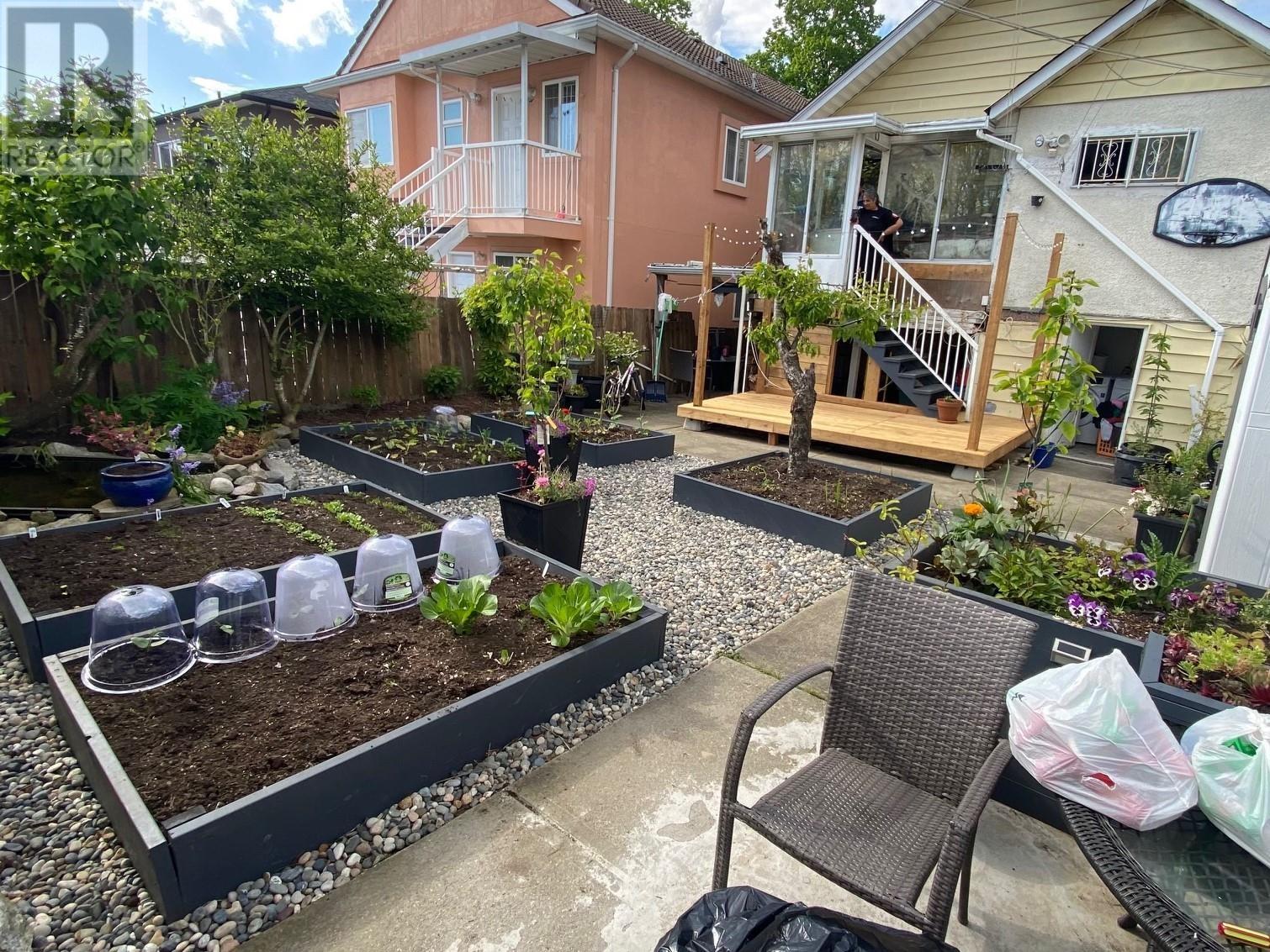 Listing Picture 6 of 25 : 2070 E 26TH AVENUE, Vancouver / 溫哥華 - 魯藝地產 Yvonne Lu Group - MLS Medallion Club Member