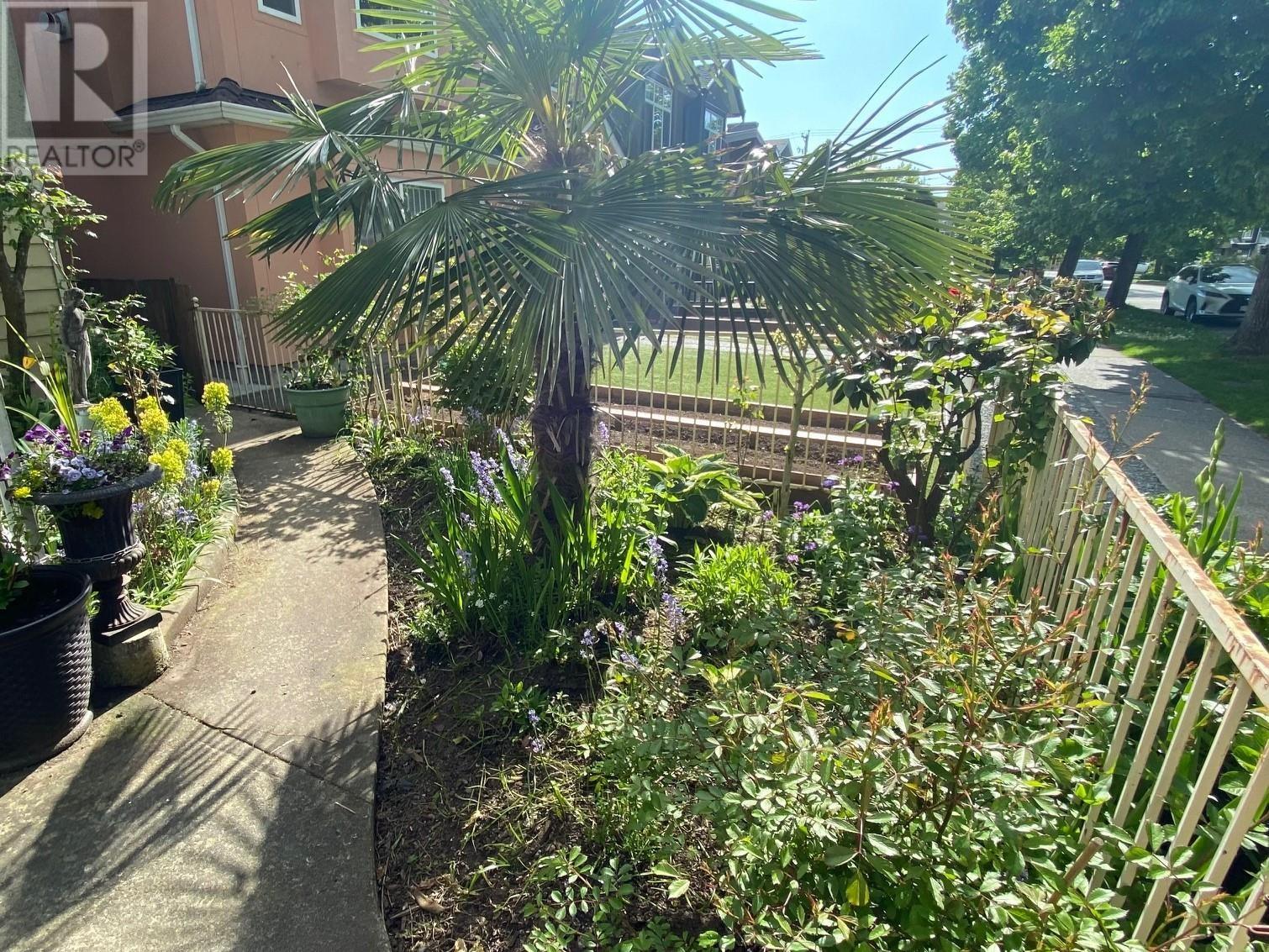 Listing Picture 23 of 25 : 2070 E 26TH AVENUE, Vancouver / 溫哥華 - 魯藝地產 Yvonne Lu Group - MLS Medallion Club Member