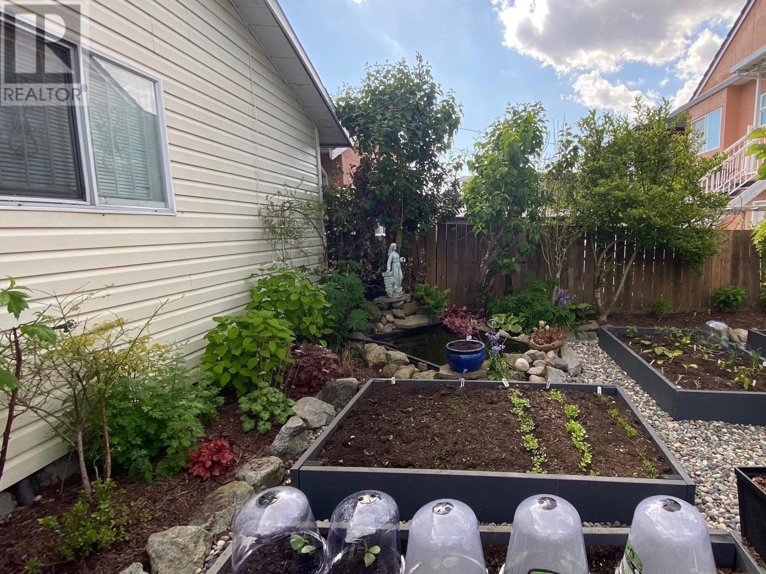 Listing Picture 19 of 25 : 2070 E 26TH AVENUE, Vancouver / 溫哥華 - 魯藝地產 Yvonne Lu Group - MLS Medallion Club Member