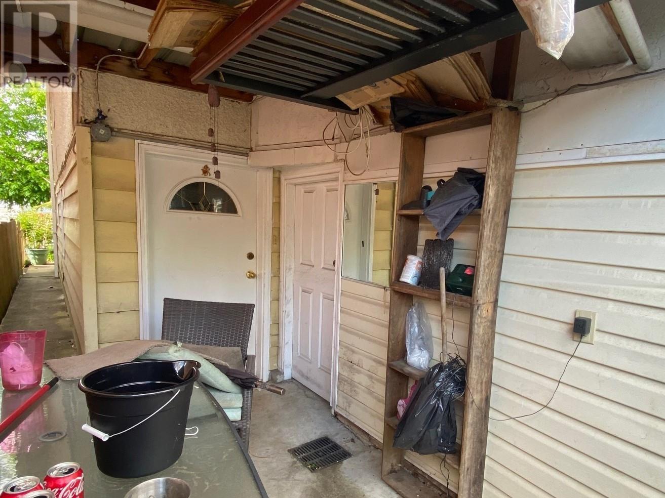 Listing Picture 8 of 25 : 2070 E 26TH AVENUE, Vancouver / 溫哥華 - 魯藝地產 Yvonne Lu Group - MLS Medallion Club Member