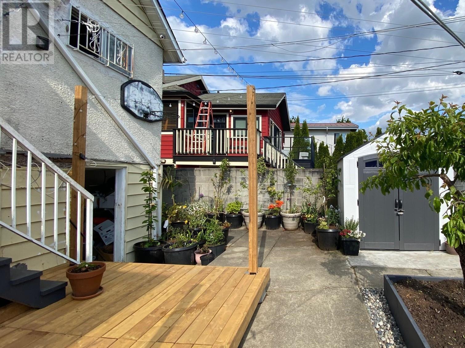 Listing Picture 9 of 25 : 2070 E 26TH AVENUE, Vancouver / 溫哥華 - 魯藝地產 Yvonne Lu Group - MLS Medallion Club Member