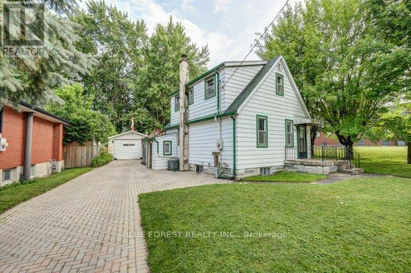 369 Westlake Street S