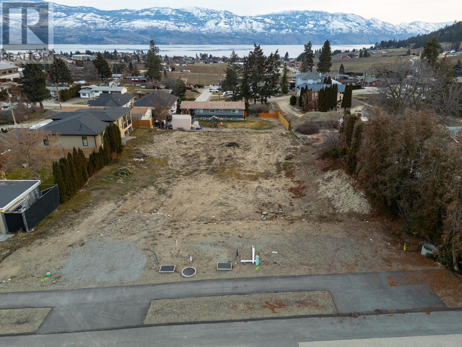 Property at 940 Skyline Road image 4