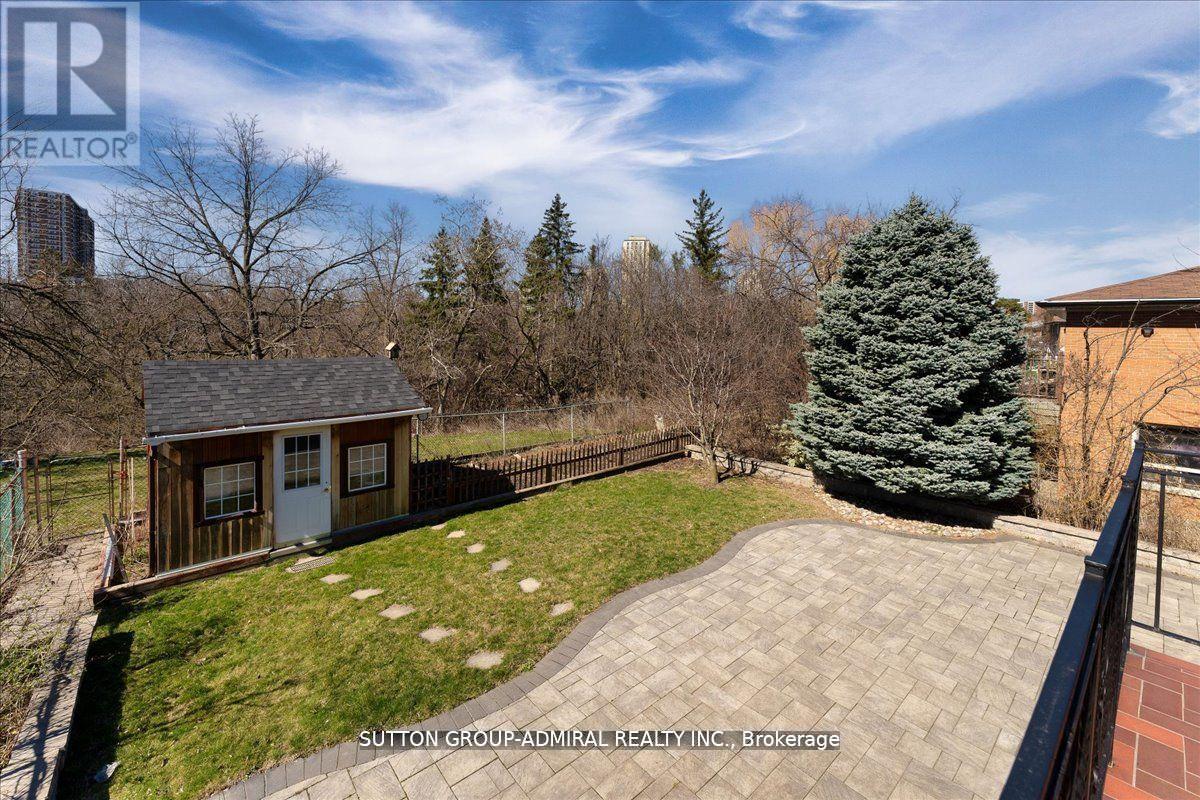 241 Derrydown Road, Toronto (York University Heights), Ontario  M3J 1S2 - Photo 14 - W11939807