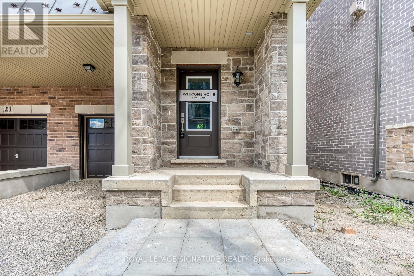 23 Folcroft Street, Brampton, Ontario  L6Y 0B6 - Photo 2 - W11939833