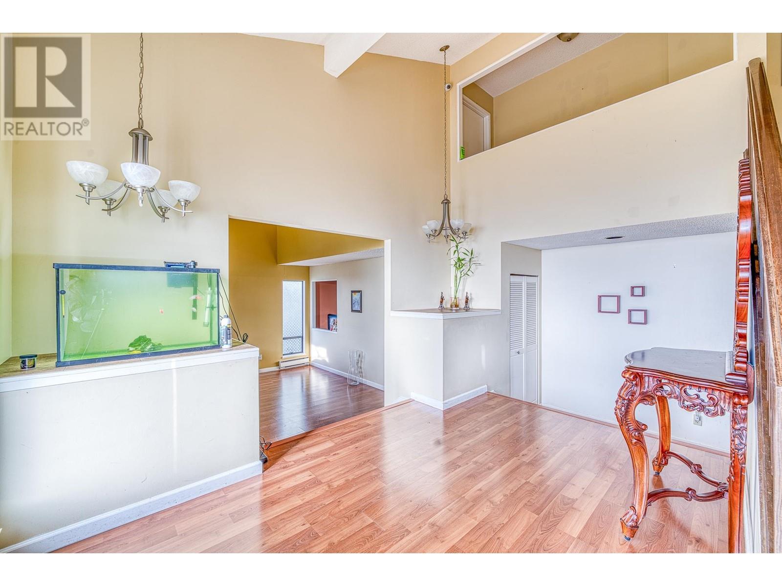 Listing Picture 7 of 26 : 6531 DUNSANY PLACE, Richmond / 烈治文 - 魯藝地產 Yvonne Lu Group - MLS Medallion Club Member