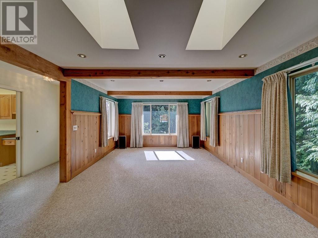 8050 Redrooffs Road, Halfmoon Bay, British Columbia  V7Z 1A5 - Photo 10 - R2959948