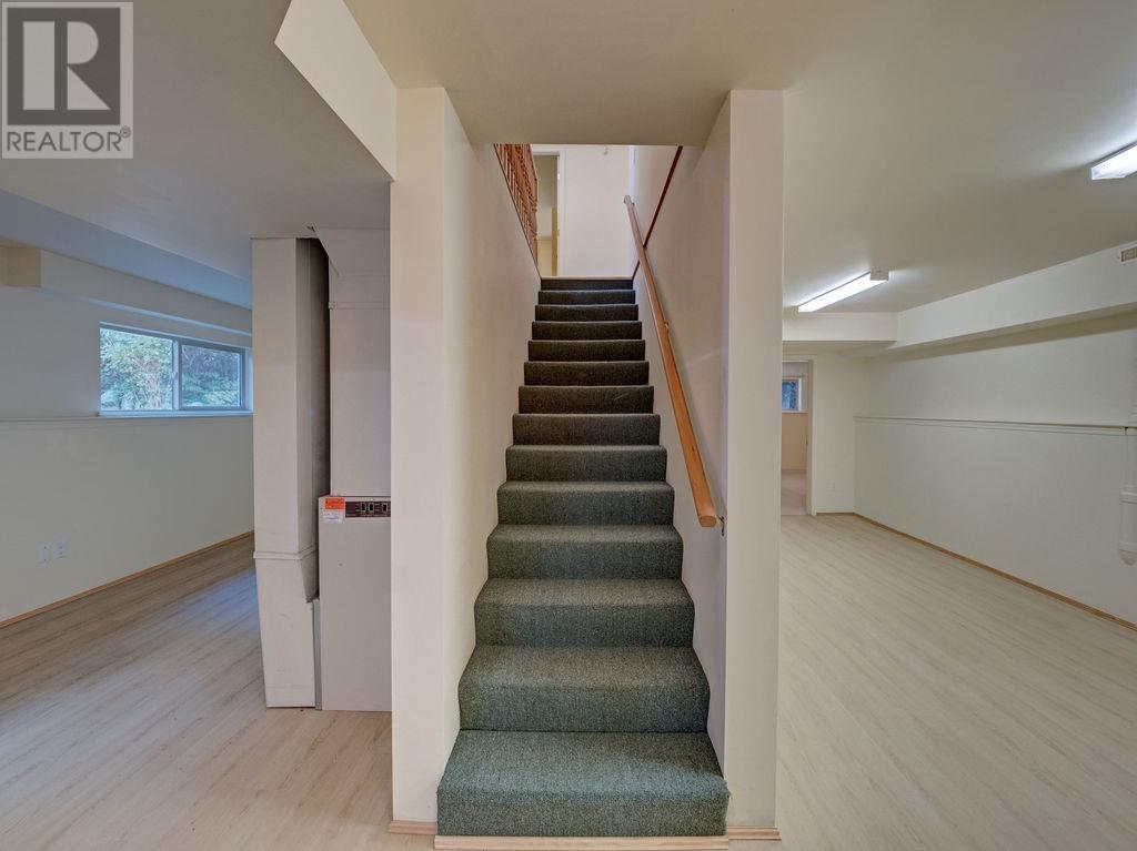 8050 Redrooffs Road, Halfmoon Bay, British Columbia  V7Z 1A5 - Photo 16 - R2959948