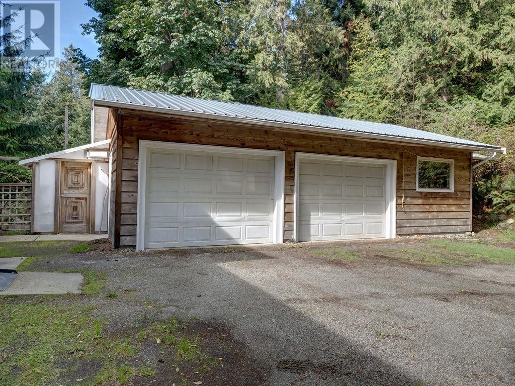 8050 Redrooffs Road, Halfmoon Bay, British Columbia  V7Z 1A5 - Photo 22 - R2959948