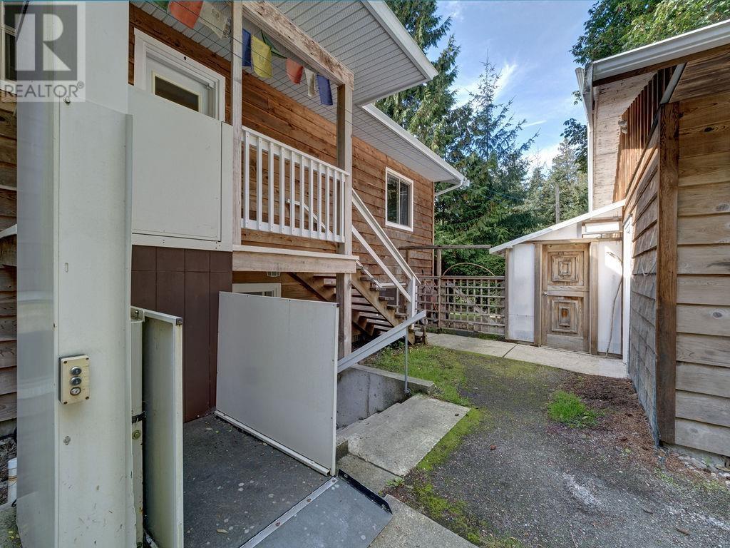 8050 Redrooffs Road, Halfmoon Bay, British Columbia  V7Z 1A5 - Photo 24 - R2959948