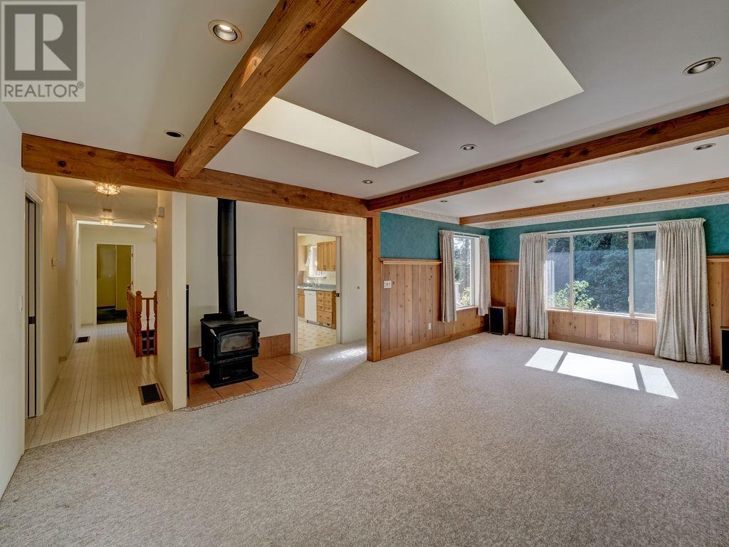 8050 Redrooffs Road, Halfmoon Bay, British Columbia  V7Z 1A5 - Photo 9 - R2959948