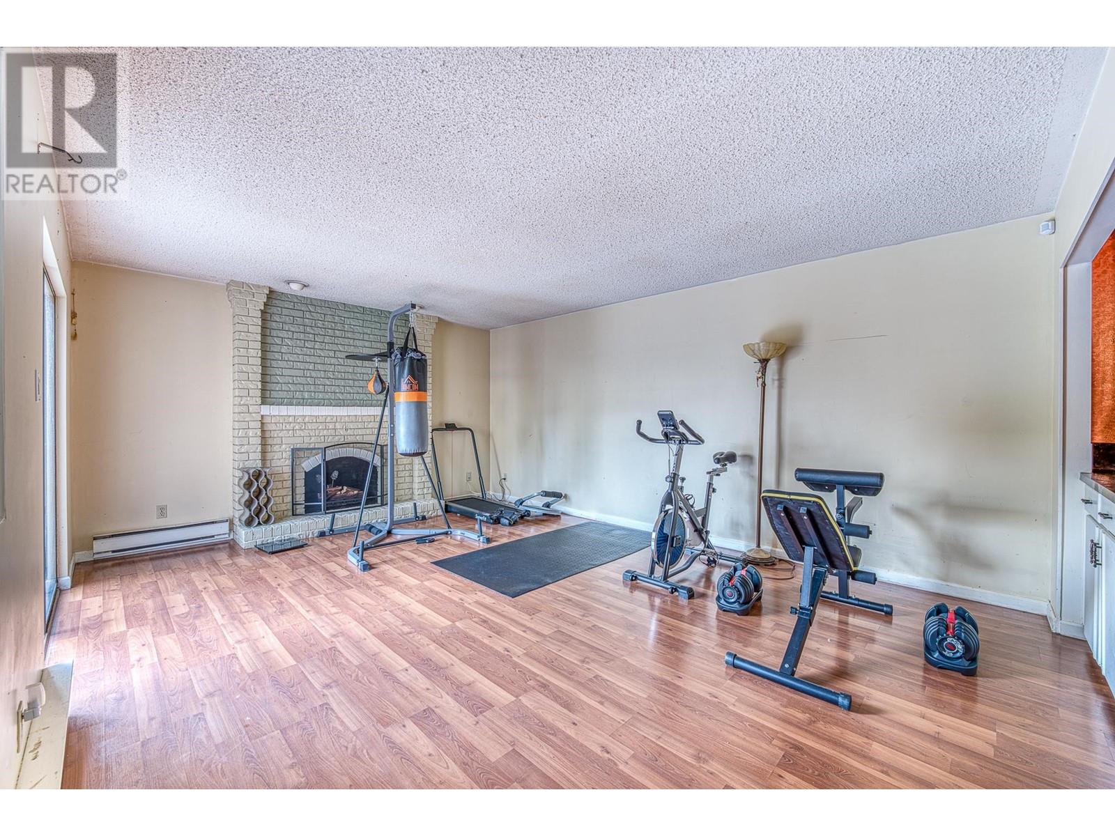 Listing Picture 21 of 26 : 6531 DUNSANY PLACE, Richmond / 烈治文 - 魯藝地產 Yvonne Lu Group - MLS Medallion Club Member