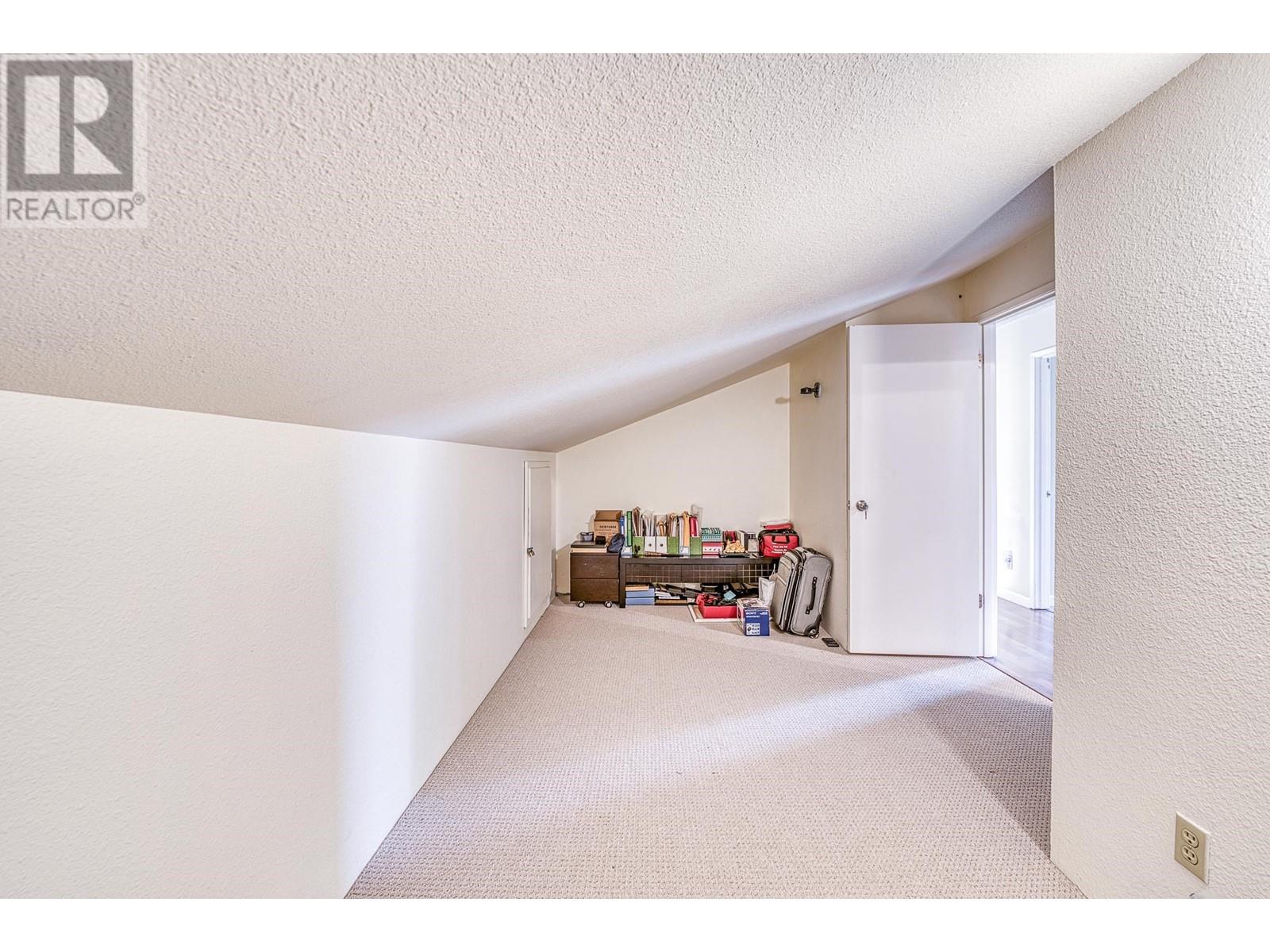 Listing Picture 19 of 26 : 6531 DUNSANY PLACE, Richmond / 烈治文 - 魯藝地產 Yvonne Lu Group - MLS Medallion Club Member