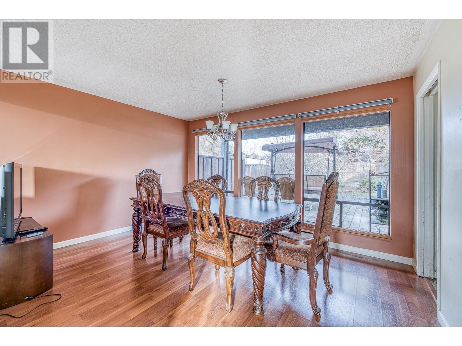 Listing Picture 11 of 26 : 6531 DUNSANY PLACE, Richmond / 烈治文 - 魯藝地產 Yvonne Lu Group - MLS Medallion Club Member