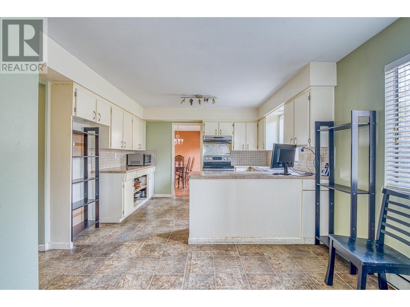 Listing Picture 8 of 26 : 6531 DUNSANY PLACE, Richmond / 烈治文 - 魯藝地產 Yvonne Lu Group - MLS Medallion Club Member