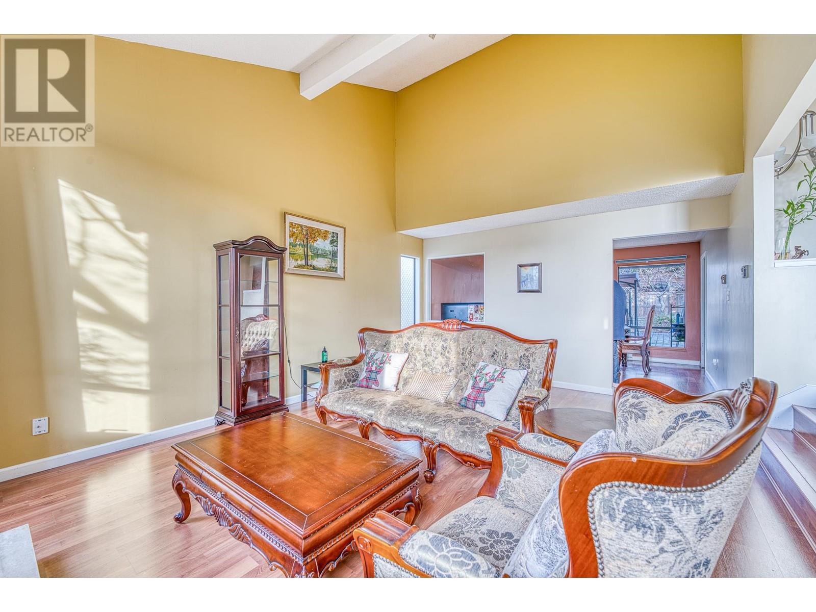 Listing Picture 5 of 26 : 6531 DUNSANY PLACE, Richmond / 烈治文 - 魯藝地產 Yvonne Lu Group - MLS Medallion Club Member