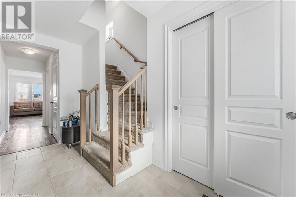Property at 72 MONARCHY Street image 3