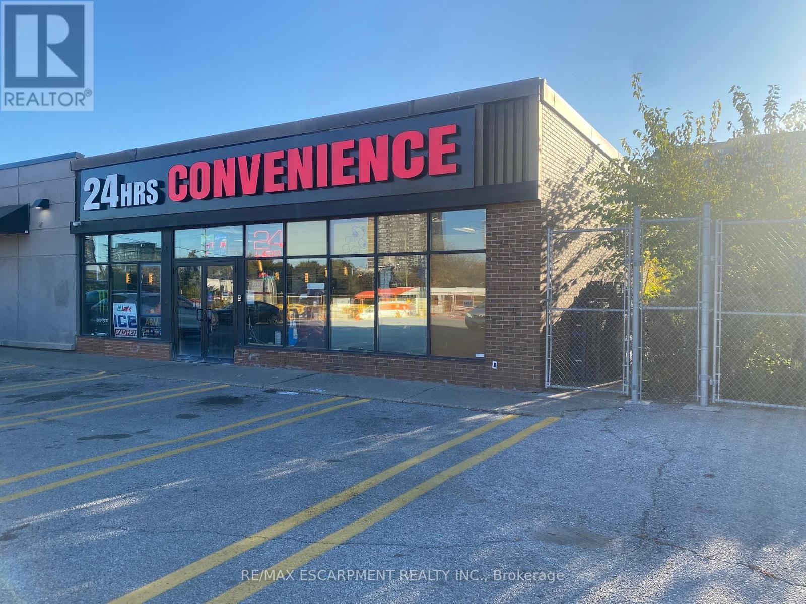 Property at 3154 HURONTARIO STREET image 2