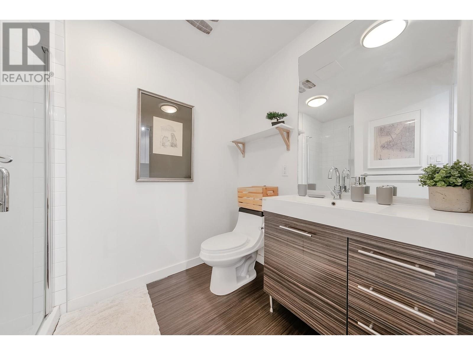 Listing Picture 11 of 22 : 205 370 CARRALL STREET, Vancouver / 溫哥華 - 魯藝地產 Yvonne Lu Group - MLS Medallion Club Member