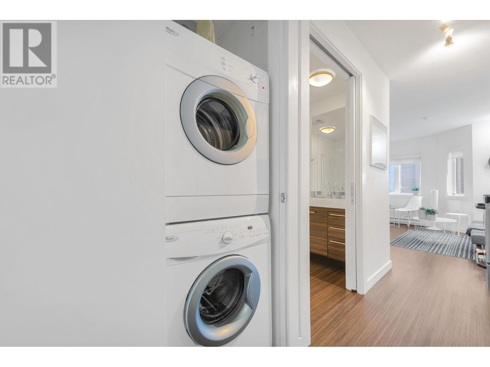 Listing Picture 13 of 22 : 205 370 CARRALL STREET, Vancouver / 溫哥華 - 魯藝地產 Yvonne Lu Group - MLS Medallion Club Member