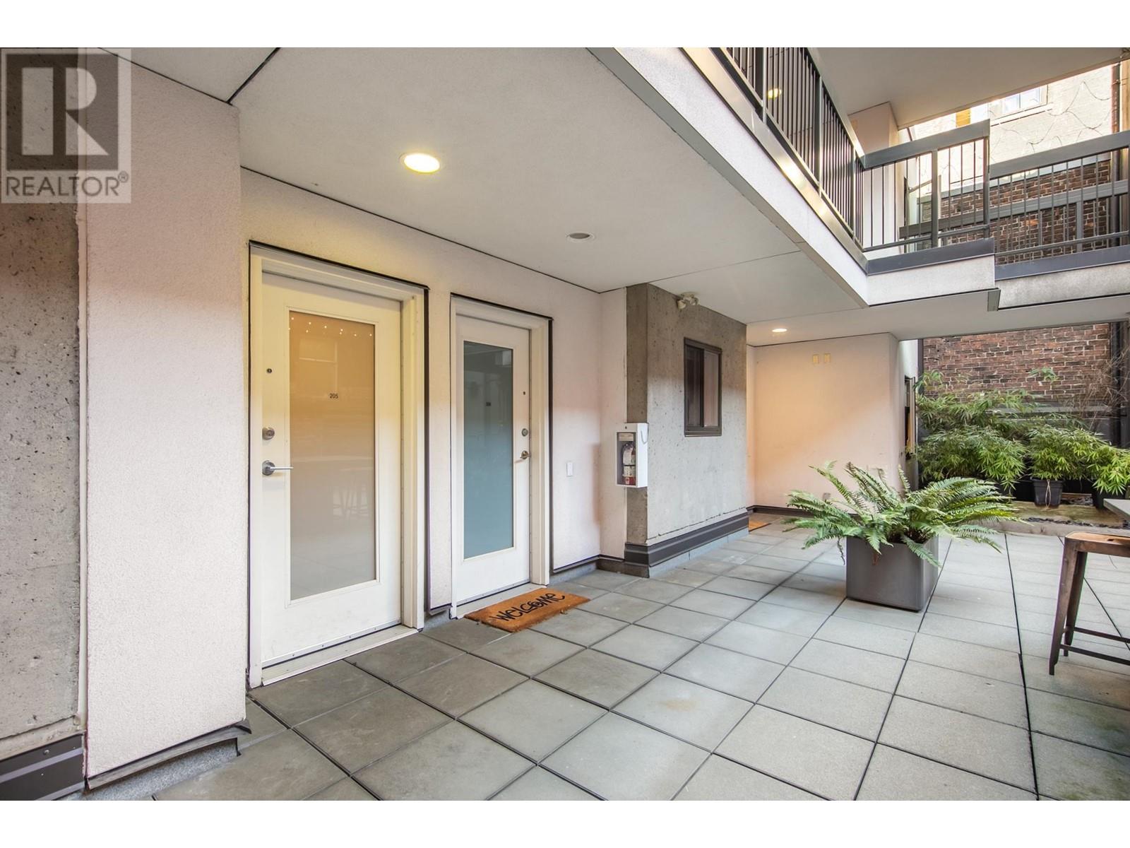 Listing Picture 15 of 22 : 205 370 CARRALL STREET, Vancouver / 溫哥華 - 魯藝地產 Yvonne Lu Group - MLS Medallion Club Member