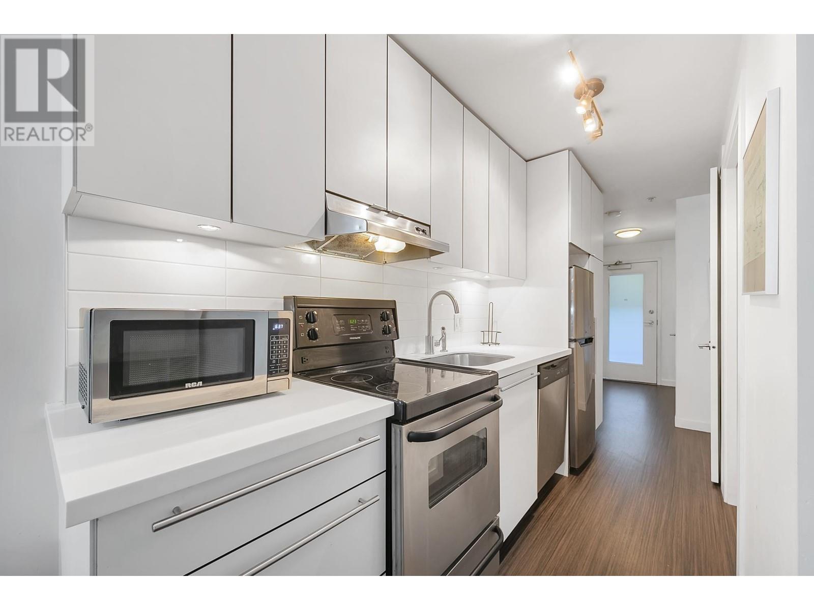 Listing Picture 7 of 22 : 205 370 CARRALL STREET, Vancouver / 溫哥華 - 魯藝地產 Yvonne Lu Group - MLS Medallion Club Member