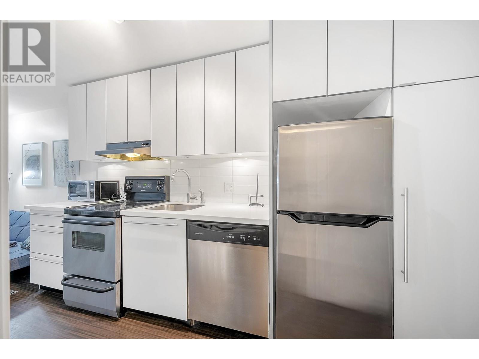 Listing Picture 8 of 22 : 205 370 CARRALL STREET, Vancouver / 溫哥華 - 魯藝地產 Yvonne Lu Group - MLS Medallion Club Member