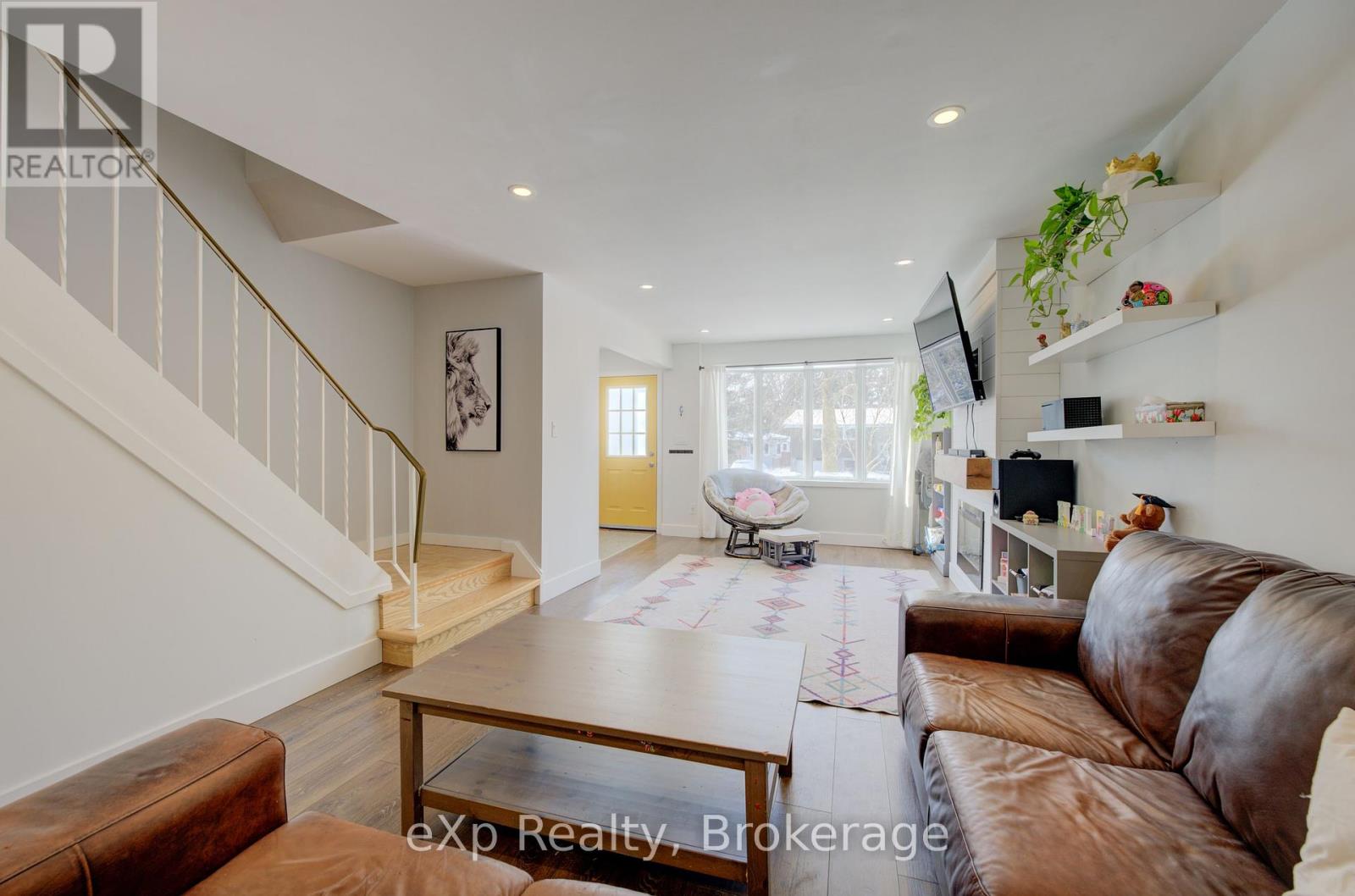 B - 586 Mount Anne Drive, Waterloo, Ontario  N2L 4W3 - Photo 11 - X11940018