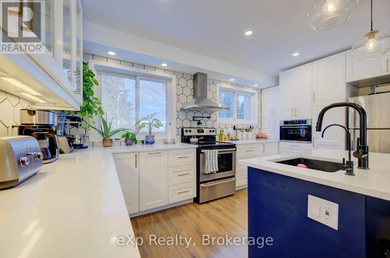 B - 586 Mount Anne Drive, Waterloo, Ontario  N2L 4W3 - Photo 19 - X11940018
