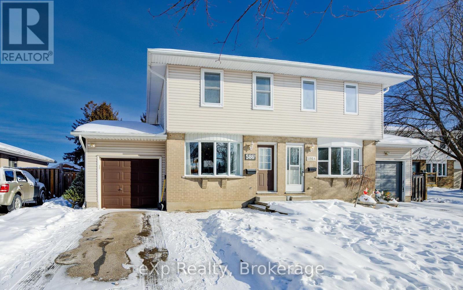 B - 586 Mount Anne Drive, Waterloo, Ontario  N2L 4W3 - Photo 2 - X11940018