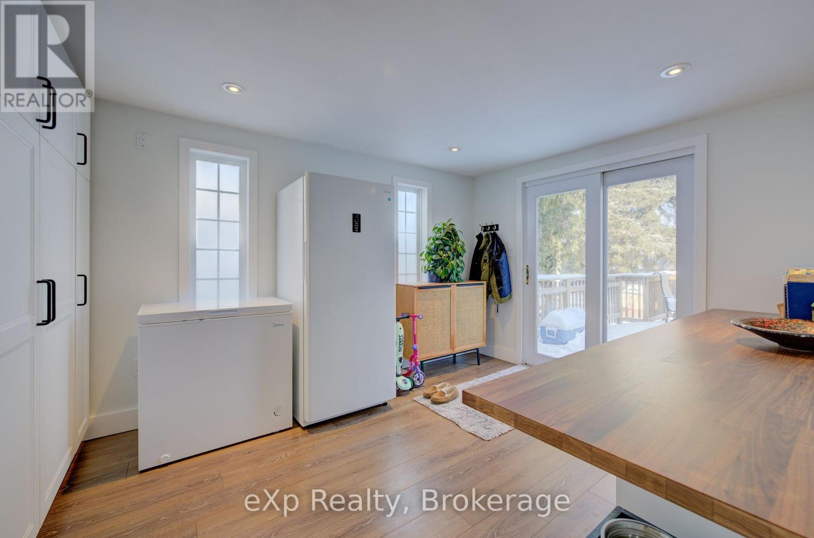 B - 586 Mount Anne Drive, Waterloo, Ontario  N2L 4W3 - Photo 20 - X11940018