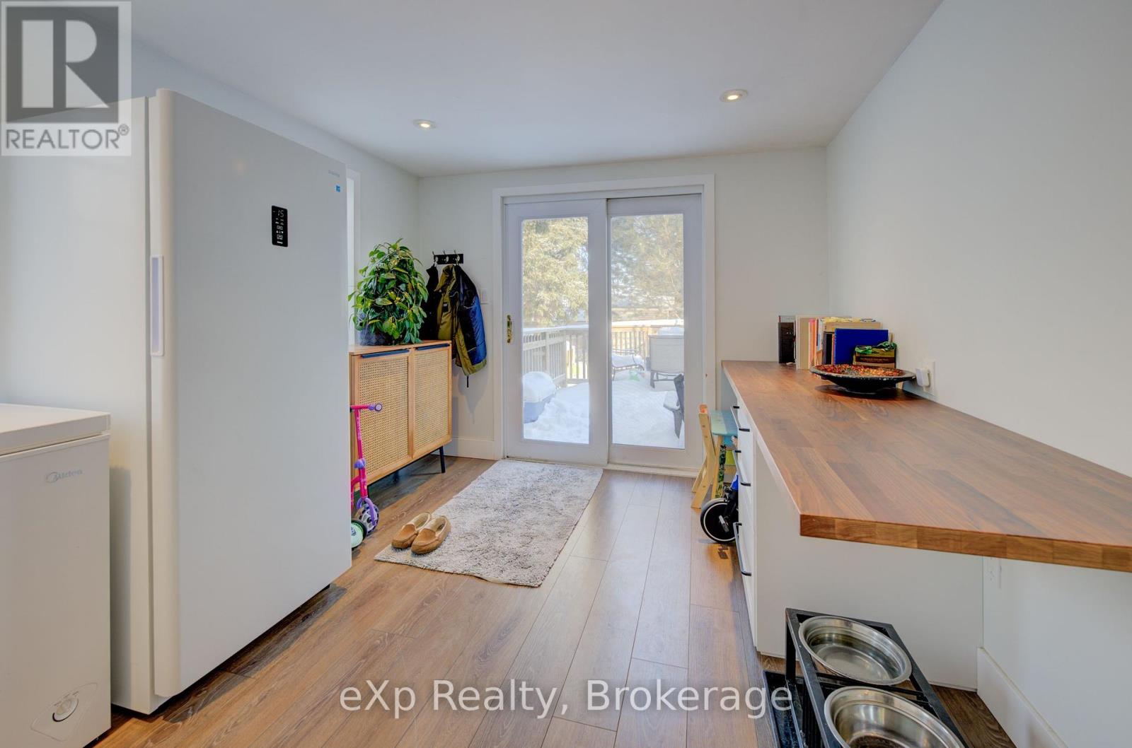B - 586 Mount Anne Drive, Waterloo, Ontario  N2L 4W3 - Photo 21 - X11940018